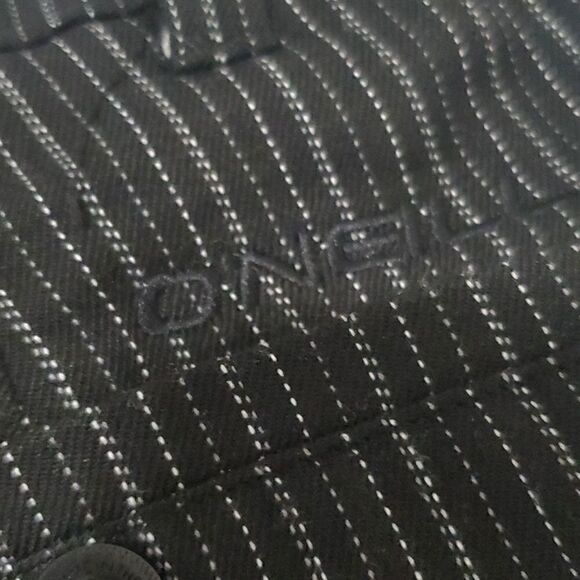 Oneill Mens Black & White Pinstrip Shorts, size 36 - Picture 4 of 5